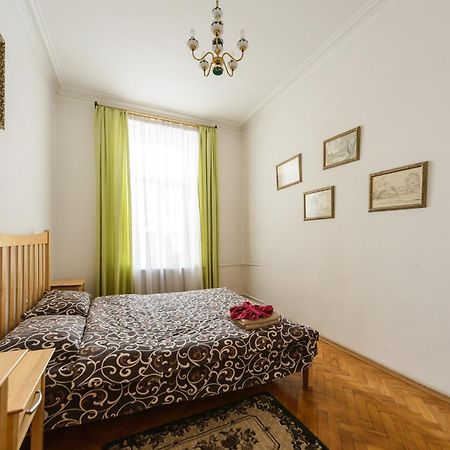 Apartment Near Arena City Kyiv Exterior photo