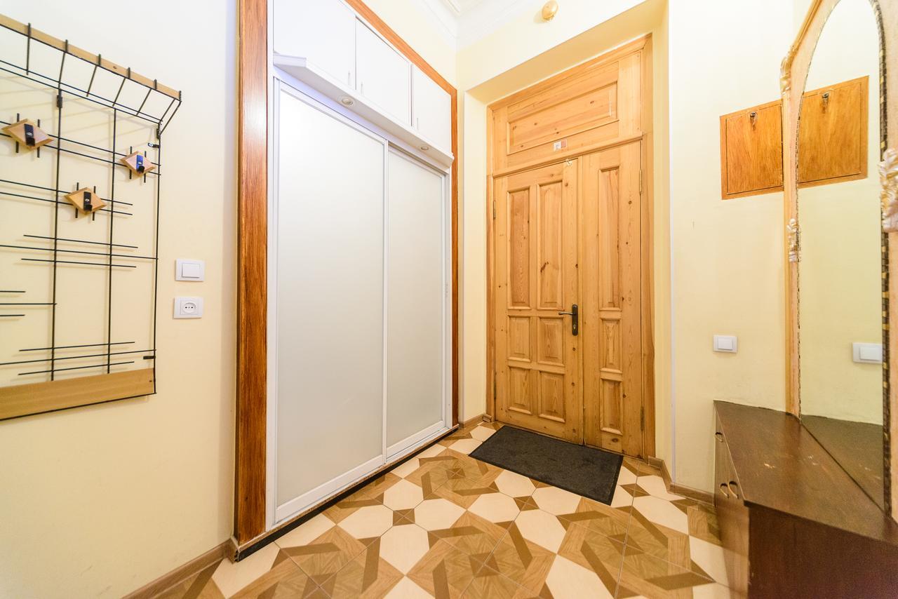 Apartment Near Arena City Kyiv Exterior photo